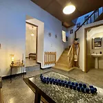 George&Michael Traditional House